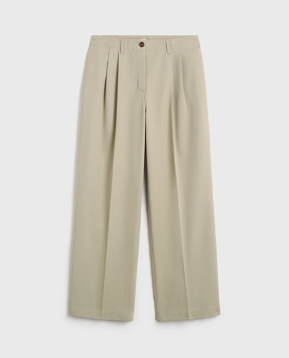 Beige chinos med bæltestropper, sidelommer og knaplukning. Afslappet design med enkelte læg.